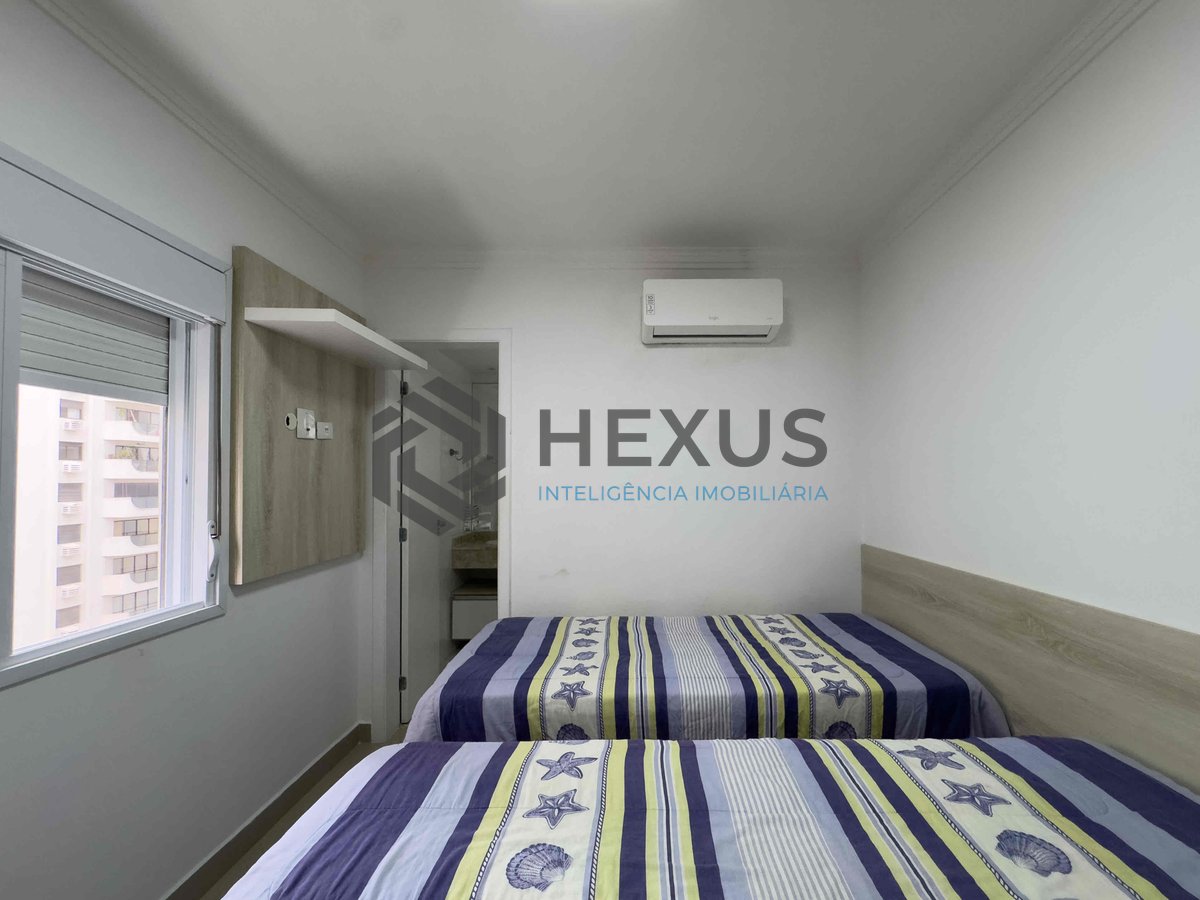 Foto 13 de Apartamento reformado com varanda gourmet e lazer na quadra mar da Praia das Pitangueiras, Guaruja