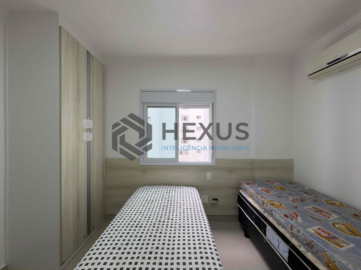 Foto 17 de Apartamento reformado com varanda gourmet e lazer na quadra mar da Praia das Pitangueiras, Guaruja