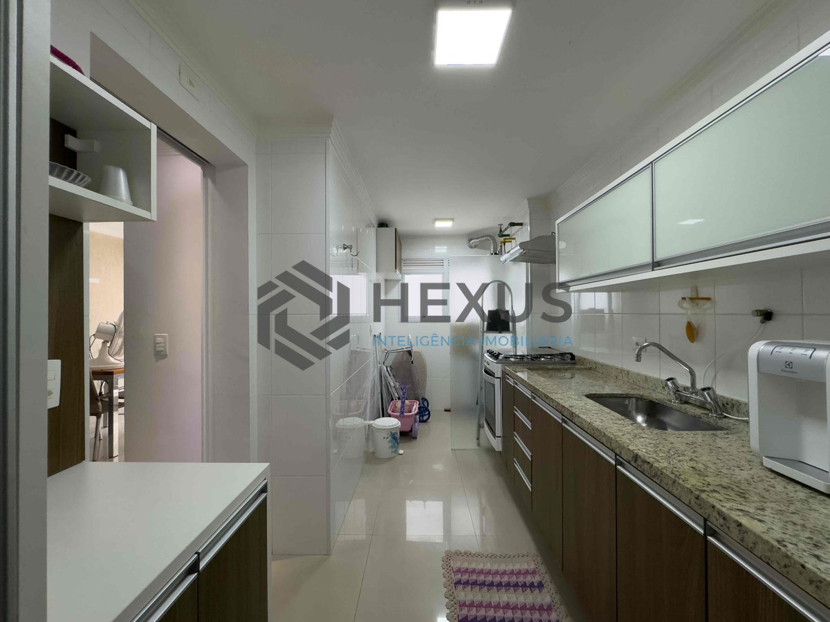 Foto 28 de Apartamento reformado com varanda gourmet e lazer na quadra mar da Praia das Pitangueiras, Guaruja