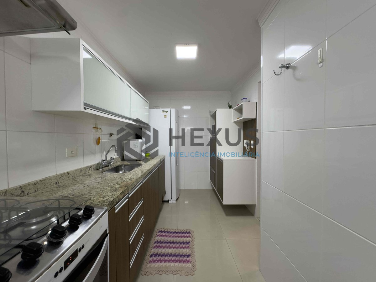 Foto 29 de Apartamento reformado com varanda gourmet e lazer na quadra mar da Praia das Pitangueiras, Guaruja