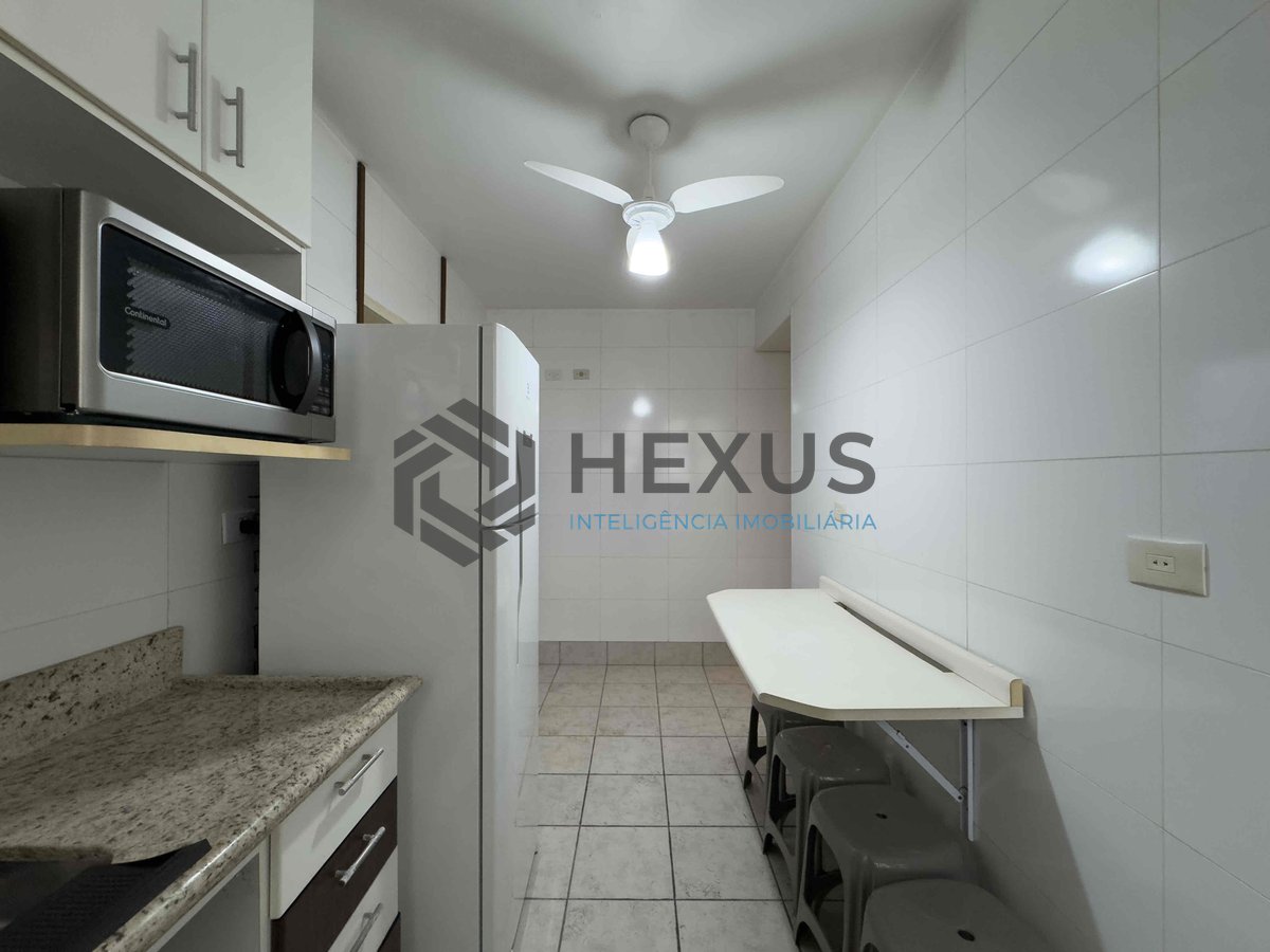 Foto 18 de Apartamento com varanda na a uma quadra da Praia das Pitangueiras, Guaruja