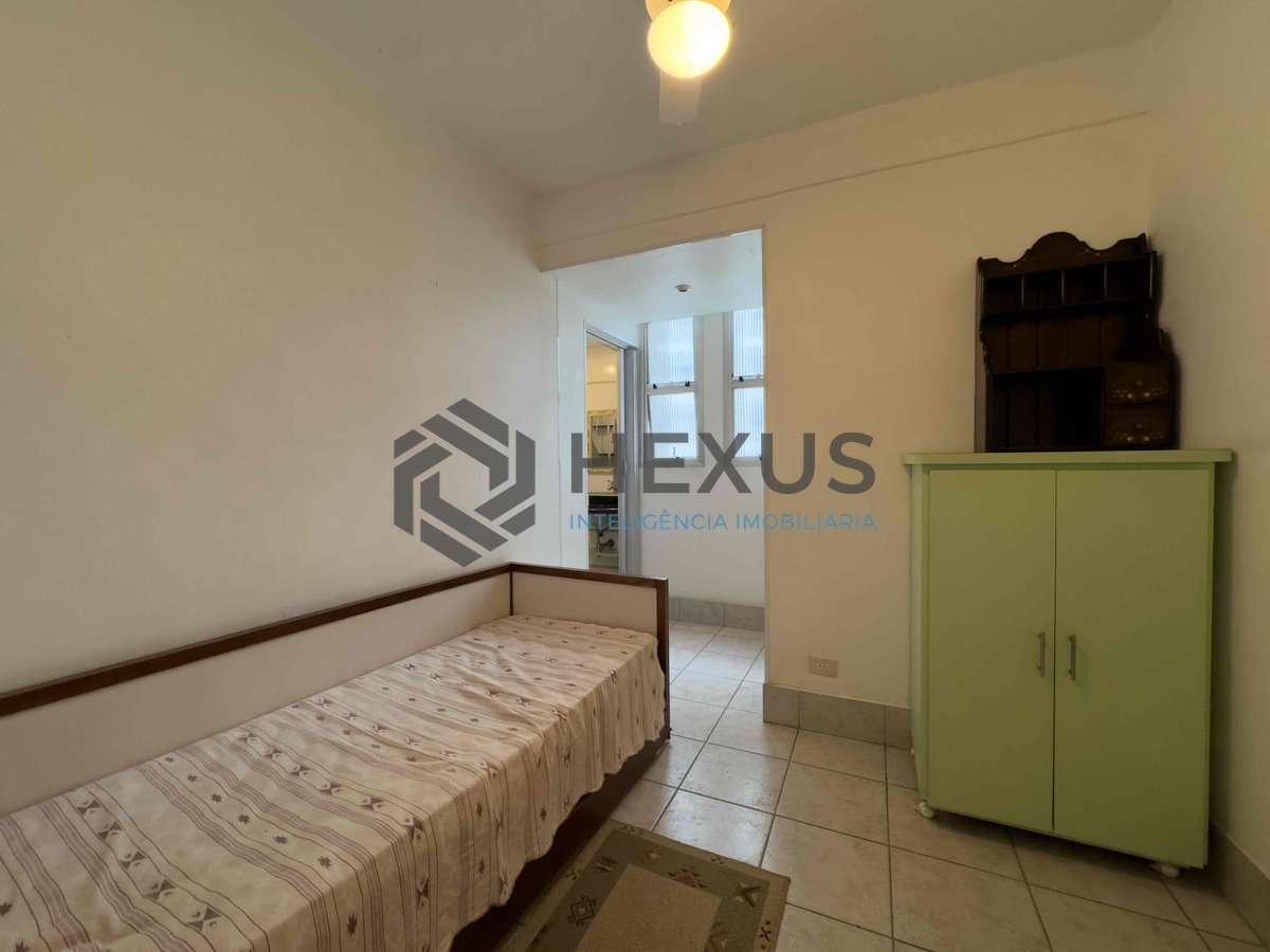 Foto 21 de Apartamento com varanda na a uma quadra da Praia das Pitangueiras, Guaruja