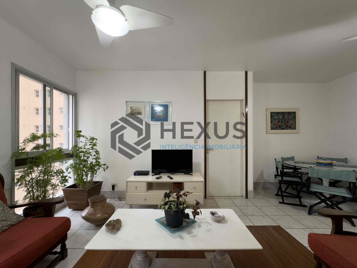 Foto 4 de Apartamento com varanda na a uma quadra da Praia das Pitangueiras, Guaruja