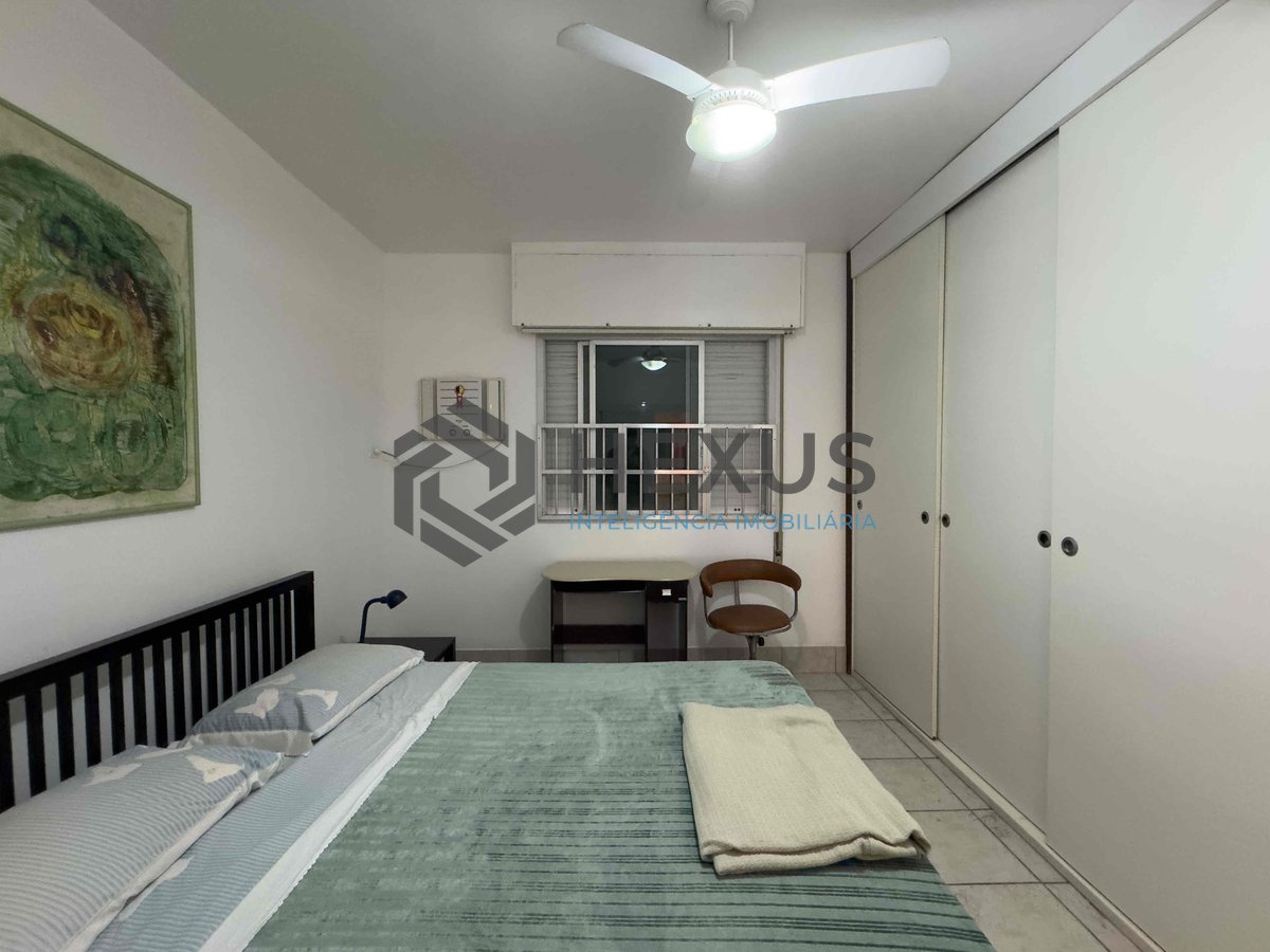 Foto 10 de Apartamento com varanda na a uma quadra da Praia das Pitangueiras, Guaruja