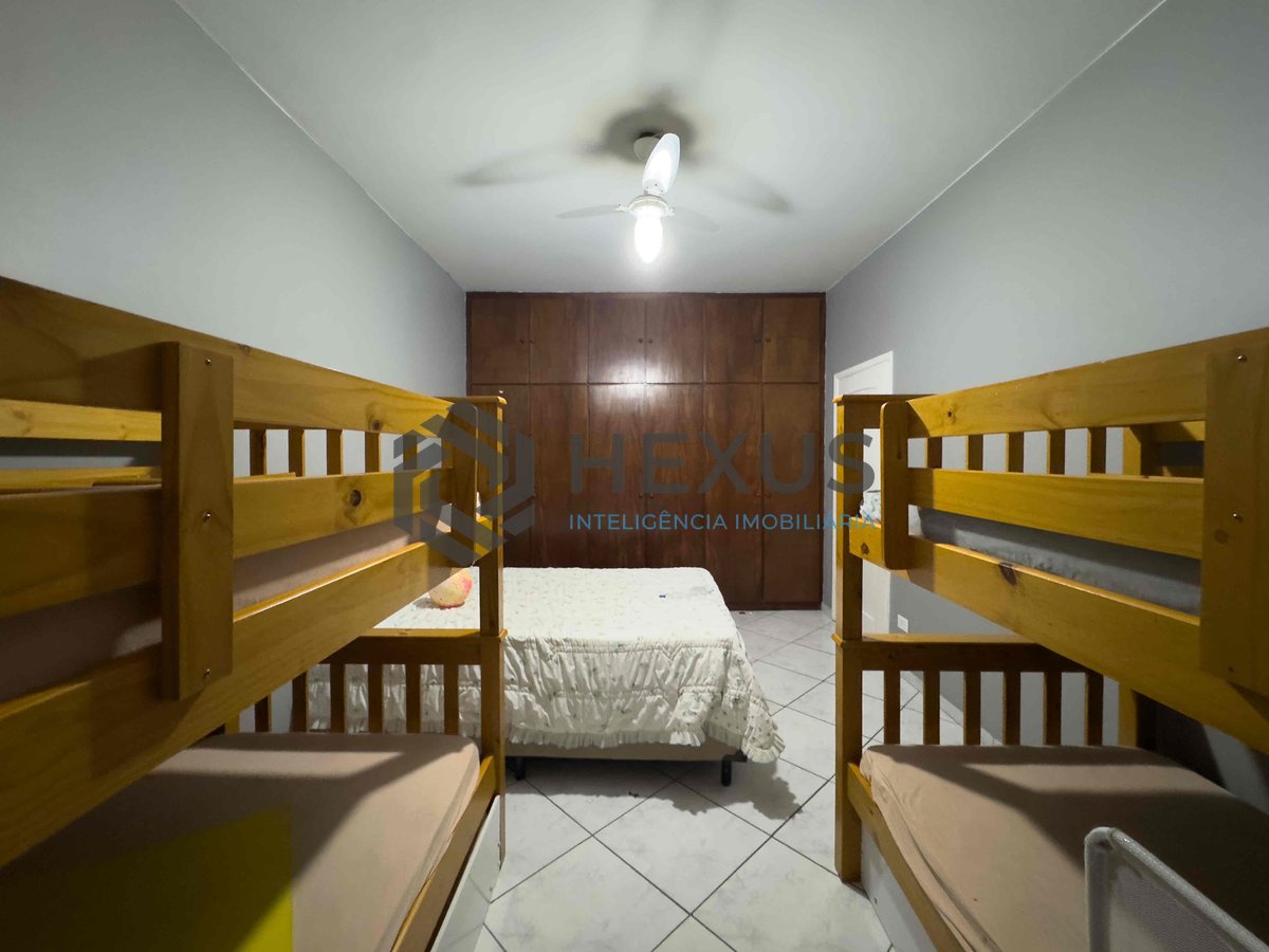 Foto 12 de Apartamento reformado e mobiliado na quadra mar da Praia das Pitangueiras, Guaruja