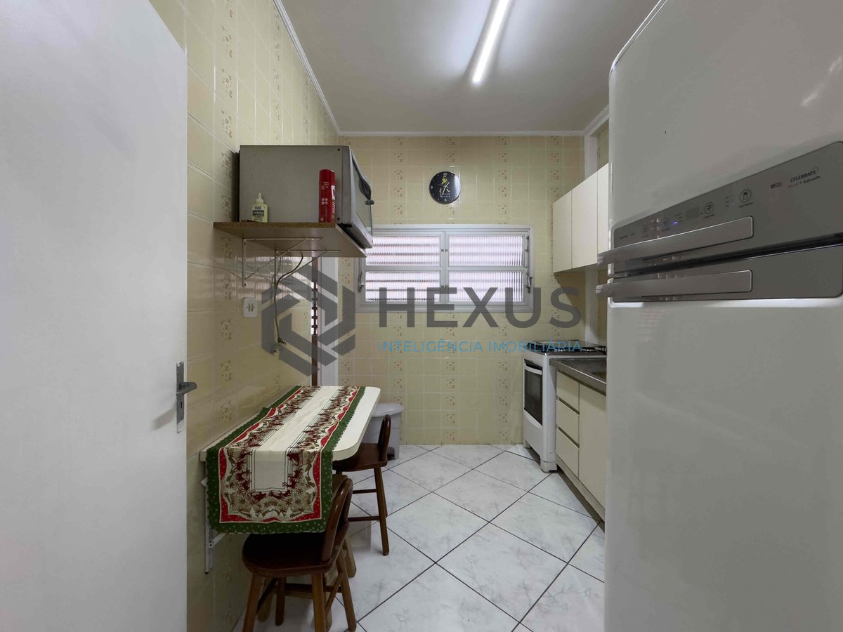 Foto 15 de Apartamento reformado e mobiliado na quadra mar da Praia das Pitangueiras, Guaruja