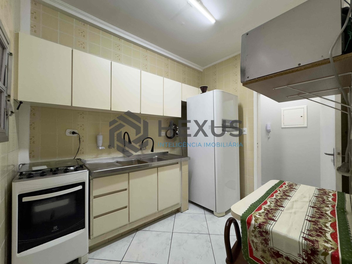 Foto 17 de Apartamento reformado e mobiliado na quadra mar da Praia das Pitangueiras, Guaruja