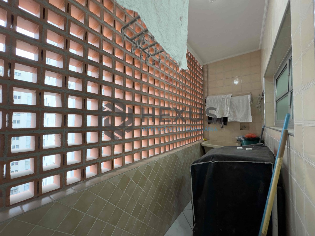 Foto 18 de Apartamento reformado e mobiliado na quadra mar da Praia das Pitangueiras, Guaruja