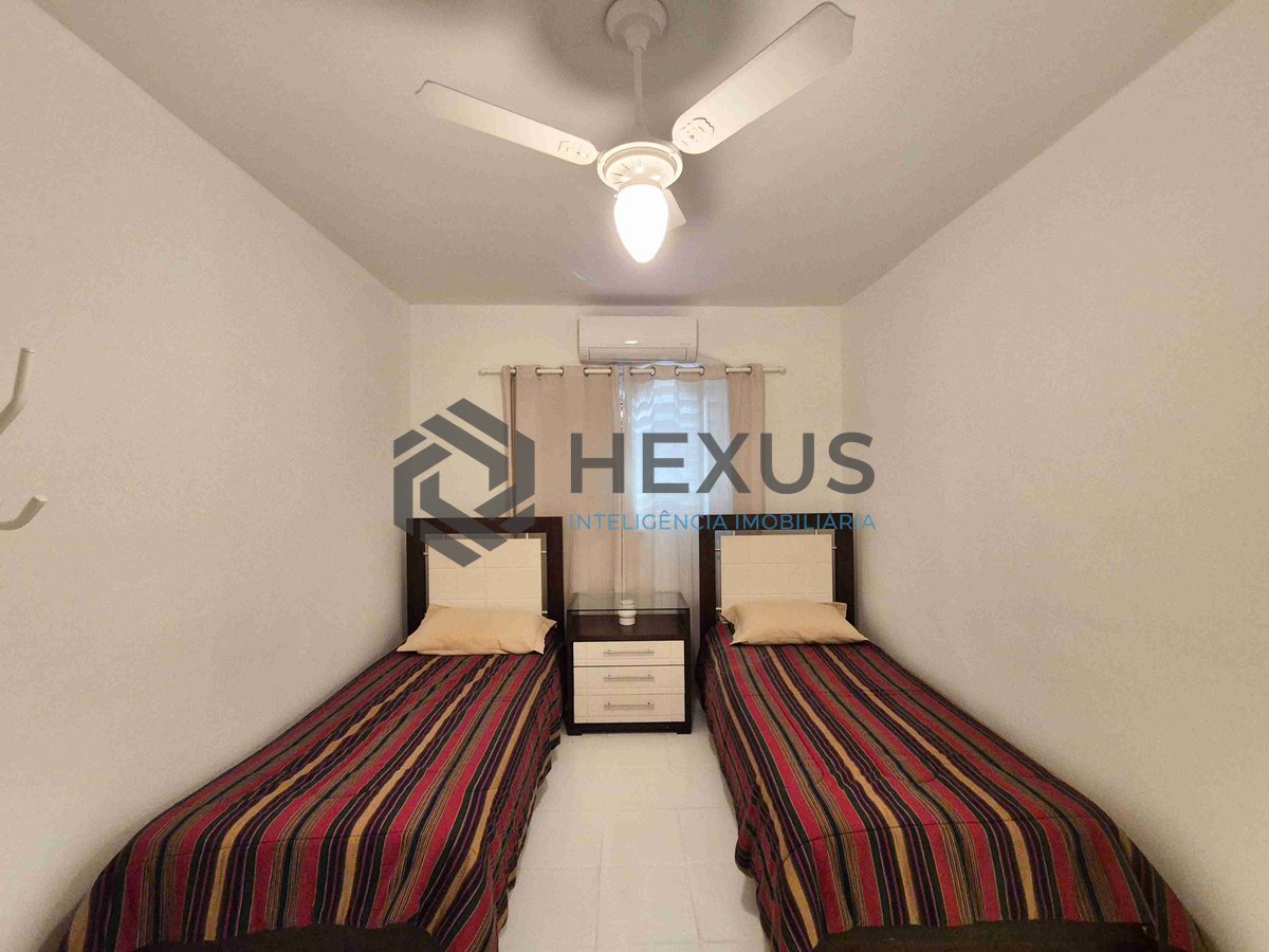 Foto 13 de Apartamento reformado na quadra mar da Praia das Pitangueiras, Guaruja