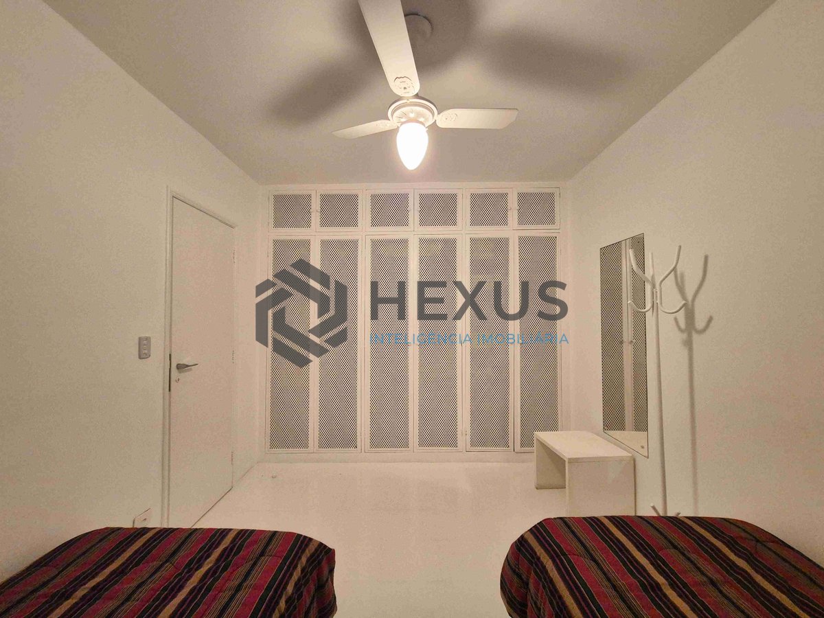 Foto 14 de Apartamento reformado na quadra mar da Praia das Pitangueiras, Guaruja