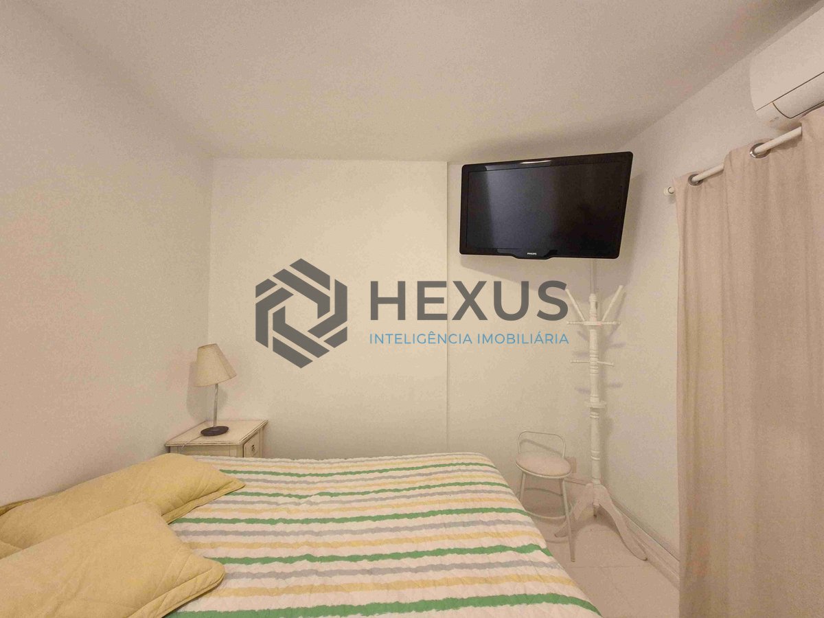 Foto 19 de Apartamento reformado na quadra mar da Praia das Pitangueiras, Guaruja