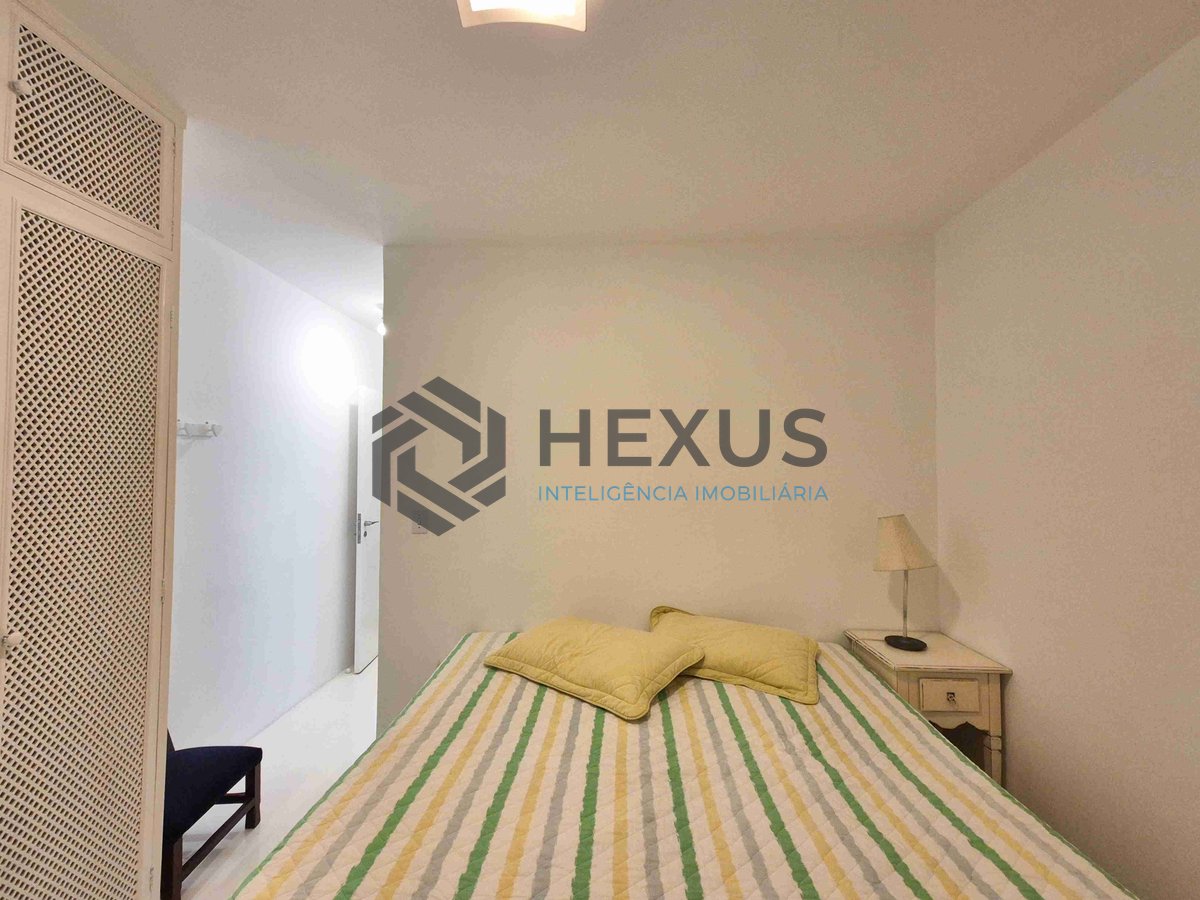 Foto 20 de Apartamento reformado na quadra mar da Praia das Pitangueiras, Guaruja