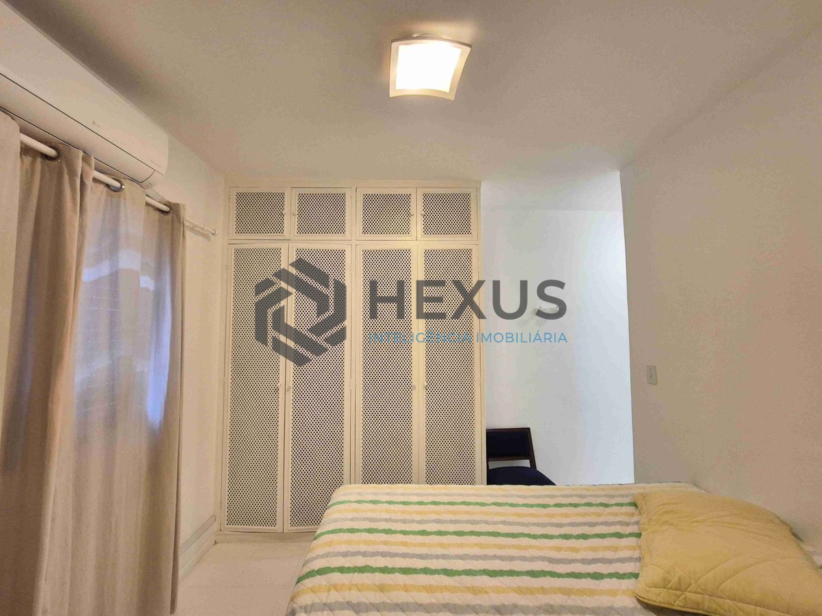 Foto 21 de Apartamento reformado na quadra mar da Praia das Pitangueiras, Guaruja