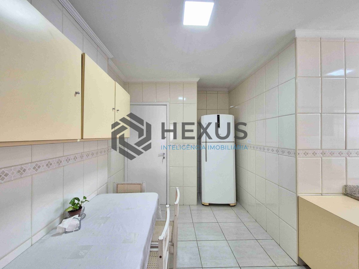 Foto 26 de Apartamento reformado na quadra mar da Praia das Pitangueiras, Guaruja