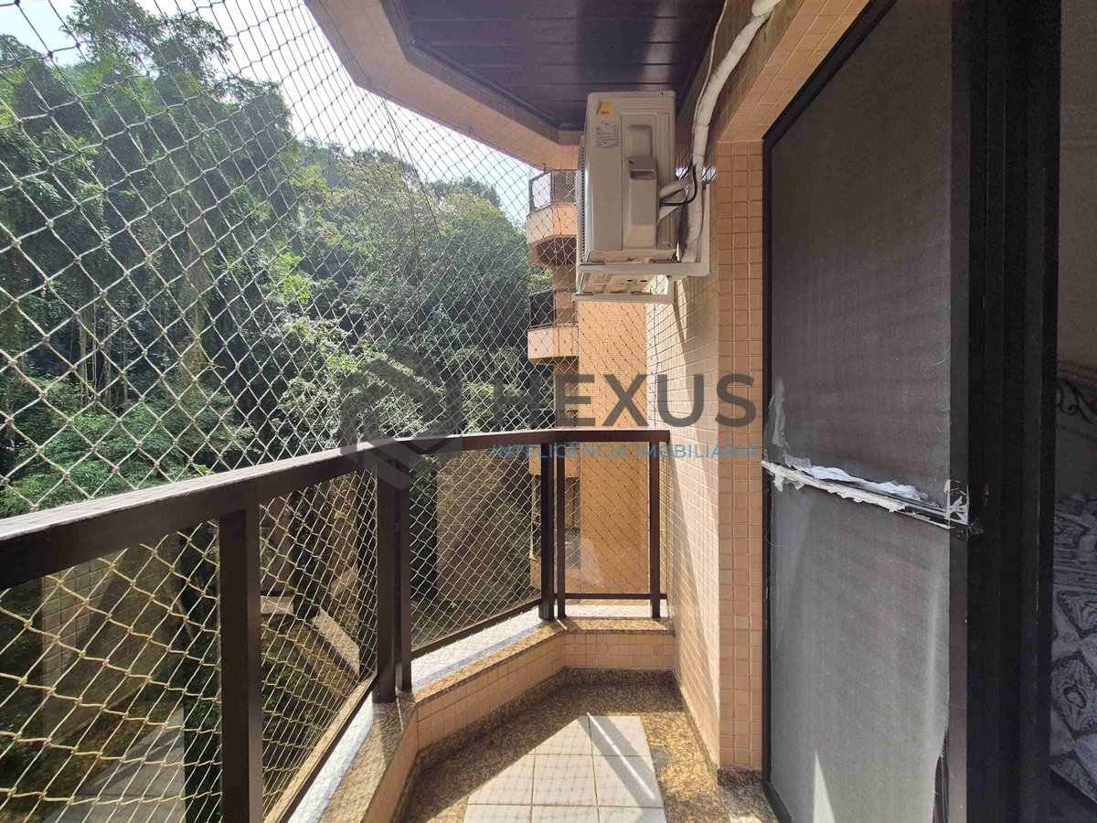 Foto 11 de Apartamento com varanda e lazer na Praia das Pitangueiras, Guaruja