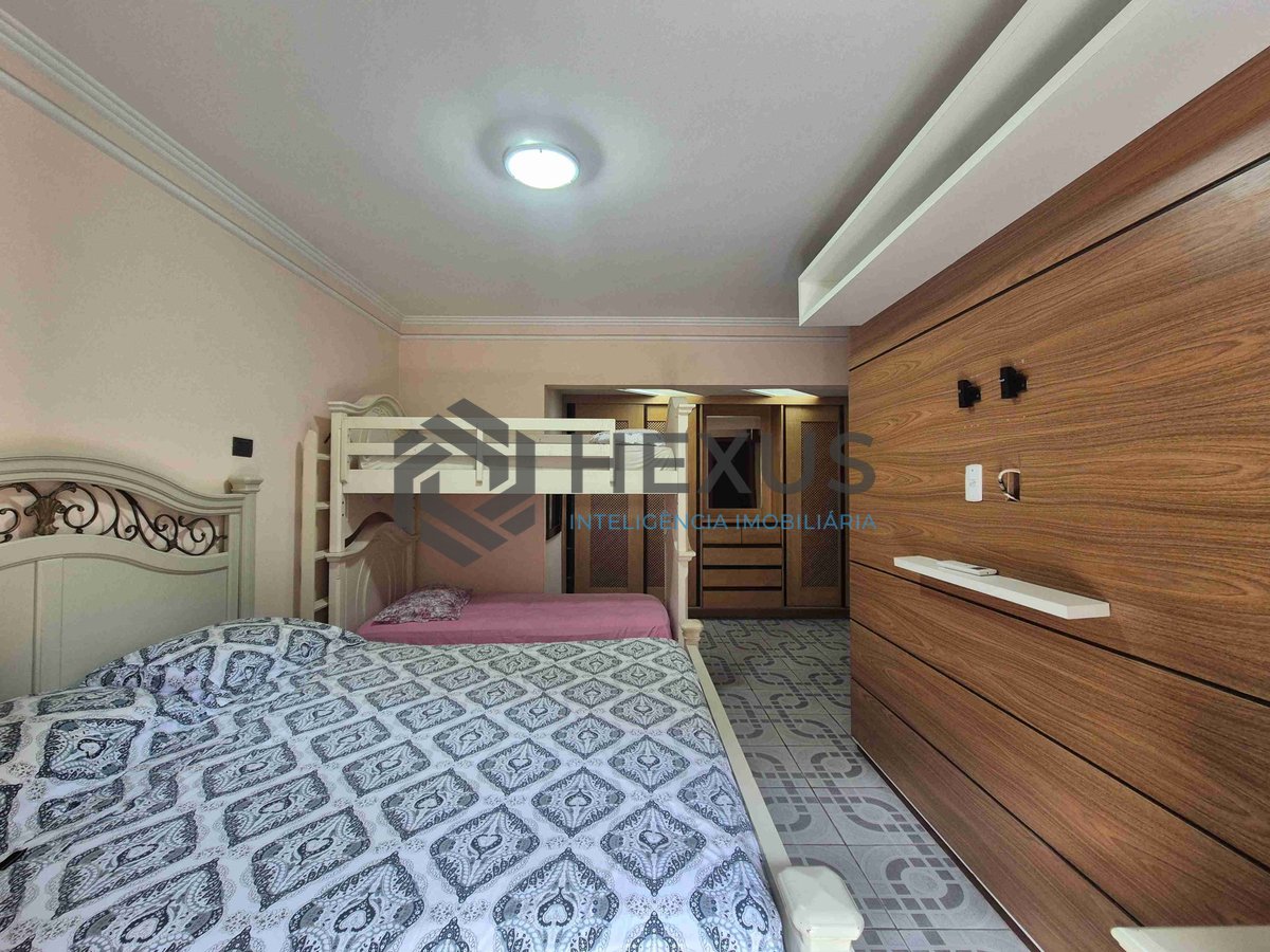 Foto 12 de Apartamento com varanda e lazer na Praia das Pitangueiras, Guaruja