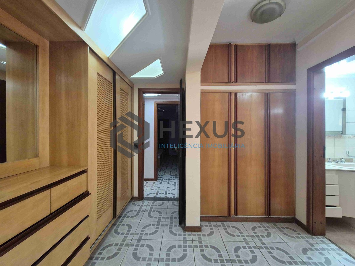 Foto 16 de Apartamento com varanda e lazer na Praia das Pitangueiras, Guaruja