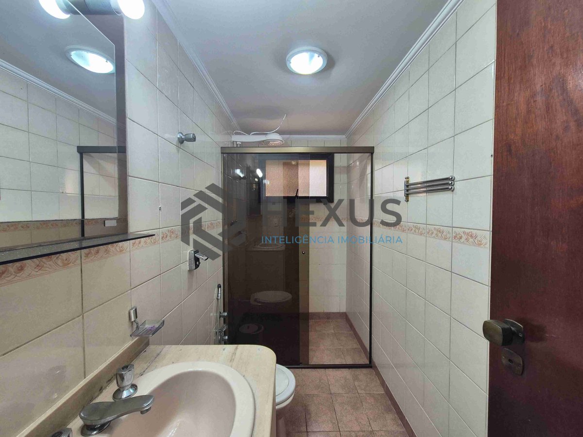 Foto 17 de Apartamento com varanda e lazer na Praia das Pitangueiras, Guaruja