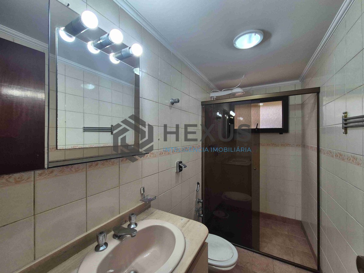Foto 18 de Apartamento com varanda e lazer na Praia das Pitangueiras, Guaruja