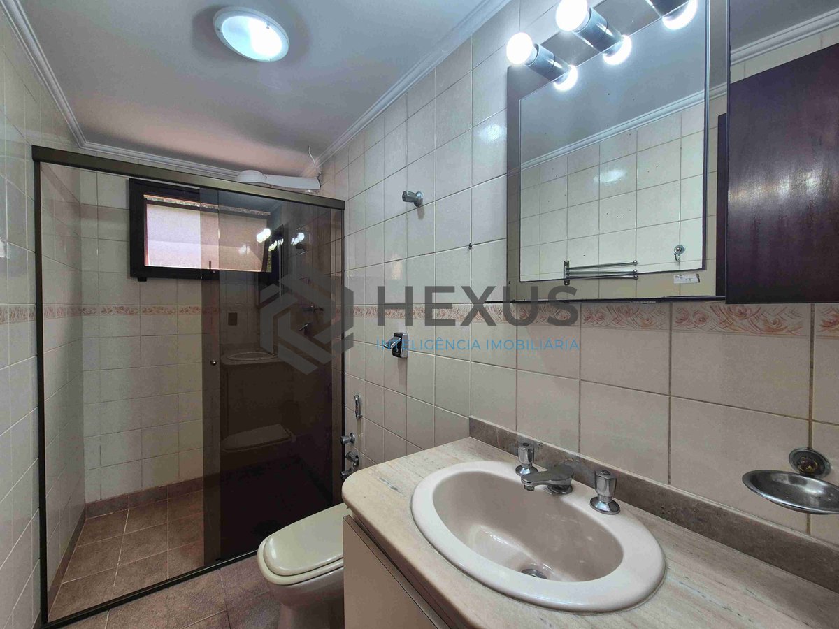 Foto 26 de Apartamento com varanda e lazer na Praia das Pitangueiras, Guaruja