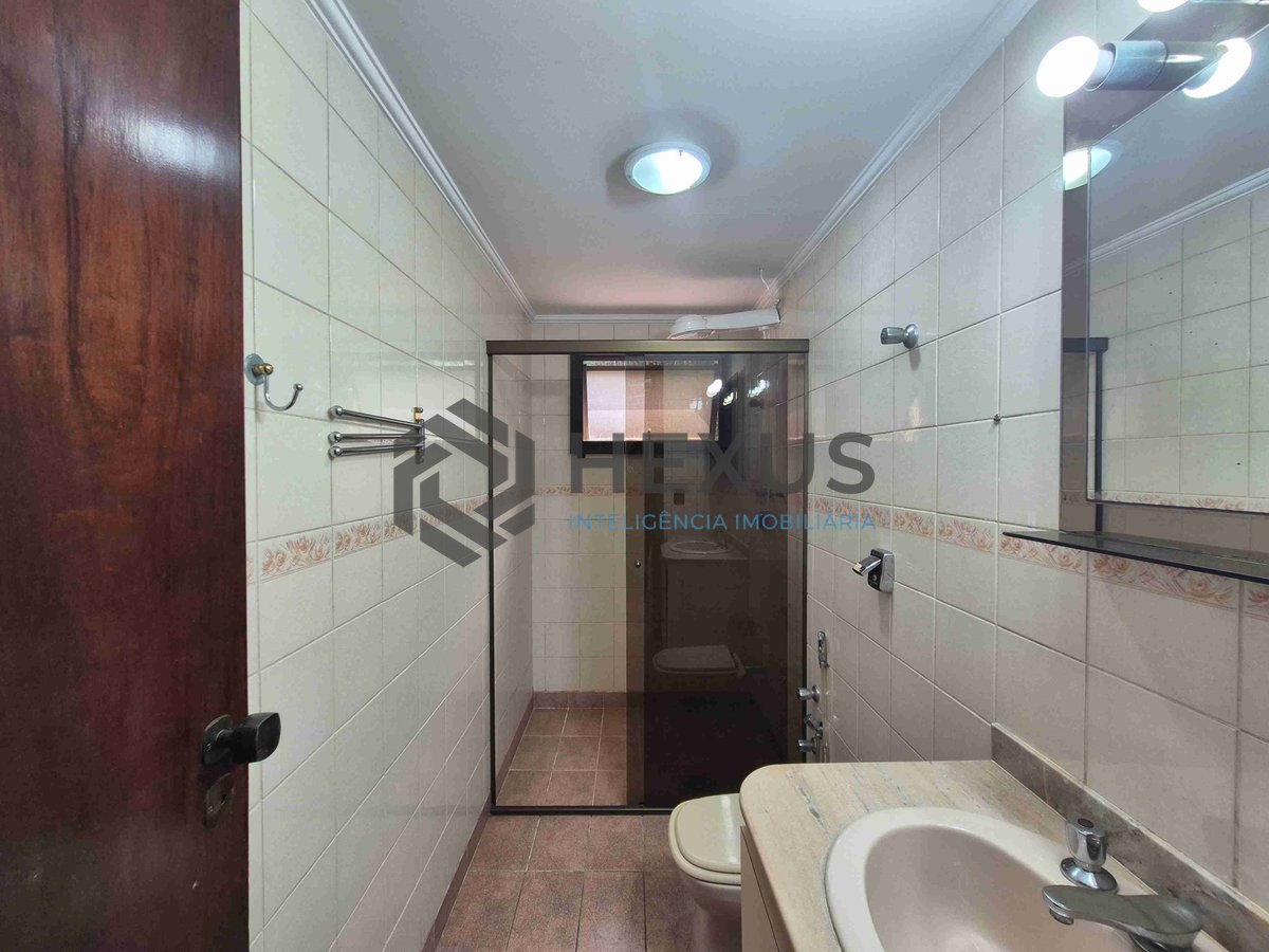 Foto 27 de Apartamento com varanda e lazer na Praia das Pitangueiras, Guaruja