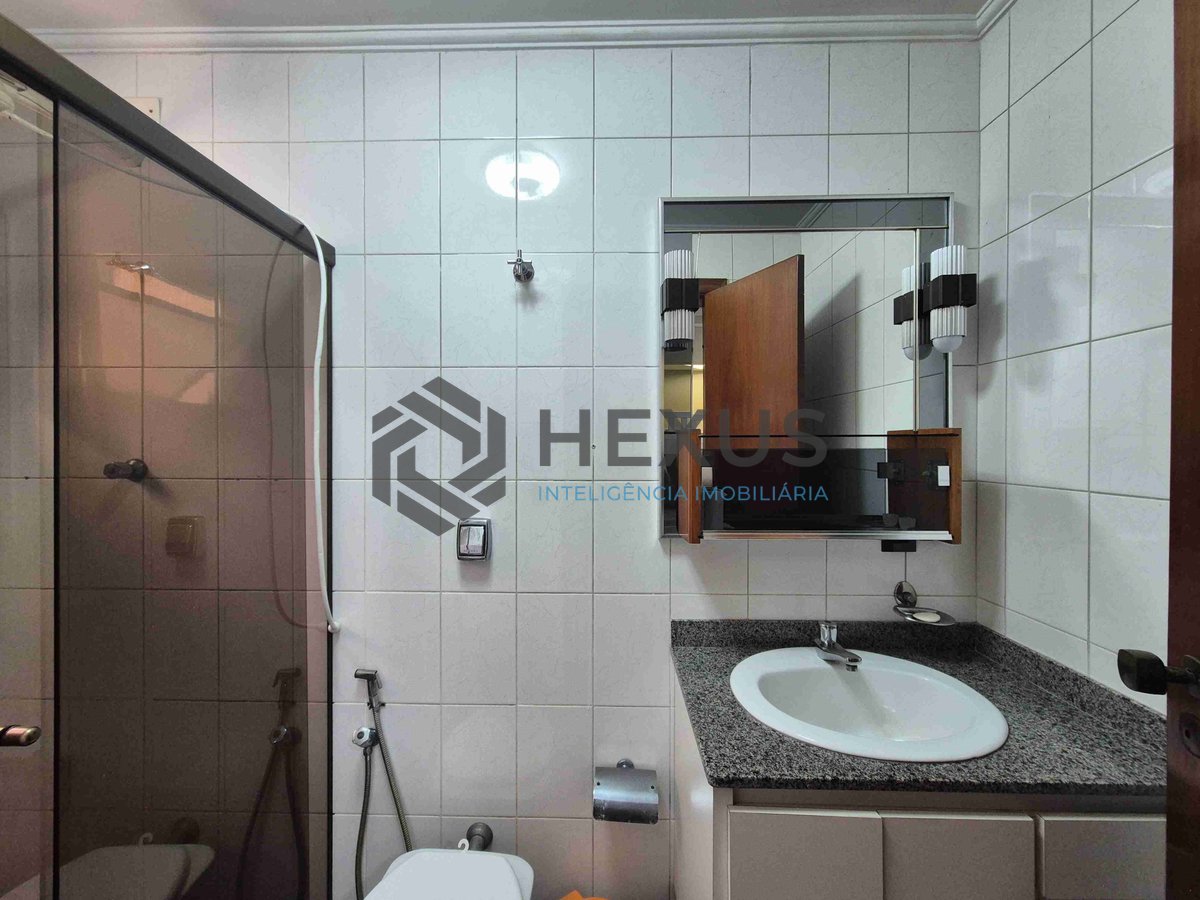 Foto 33 de Apartamento com varanda e lazer na Praia das Pitangueiras, Guaruja