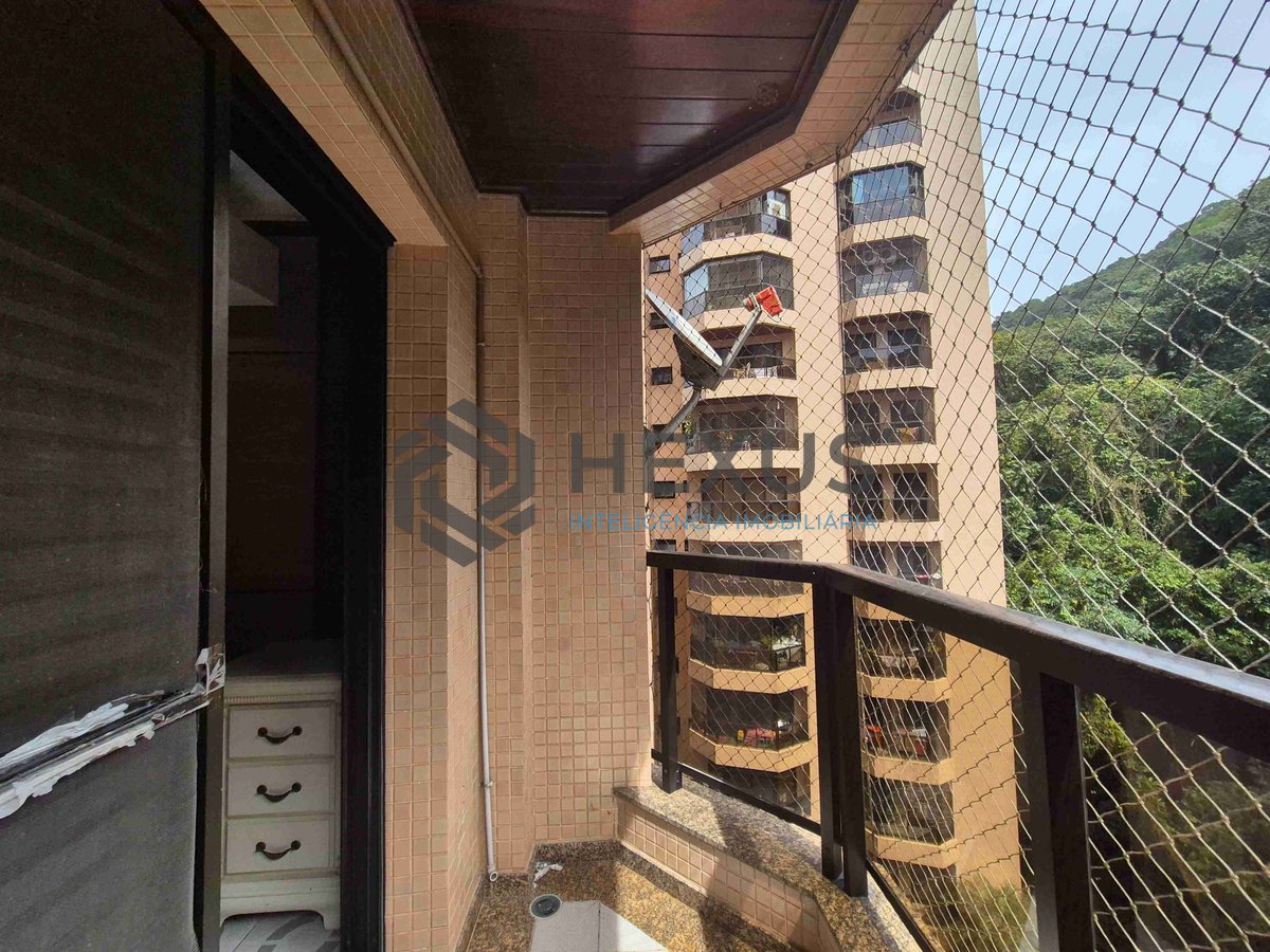Foto 10 de Apartamento com varanda e lazer na Praia das Pitangueiras, Guaruja