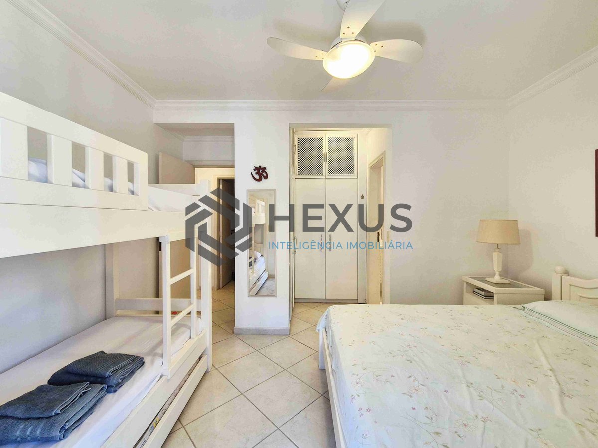 Foto 17 de Apartamento com varanda e lazer na Praia das Pitangueiras, Guaruja