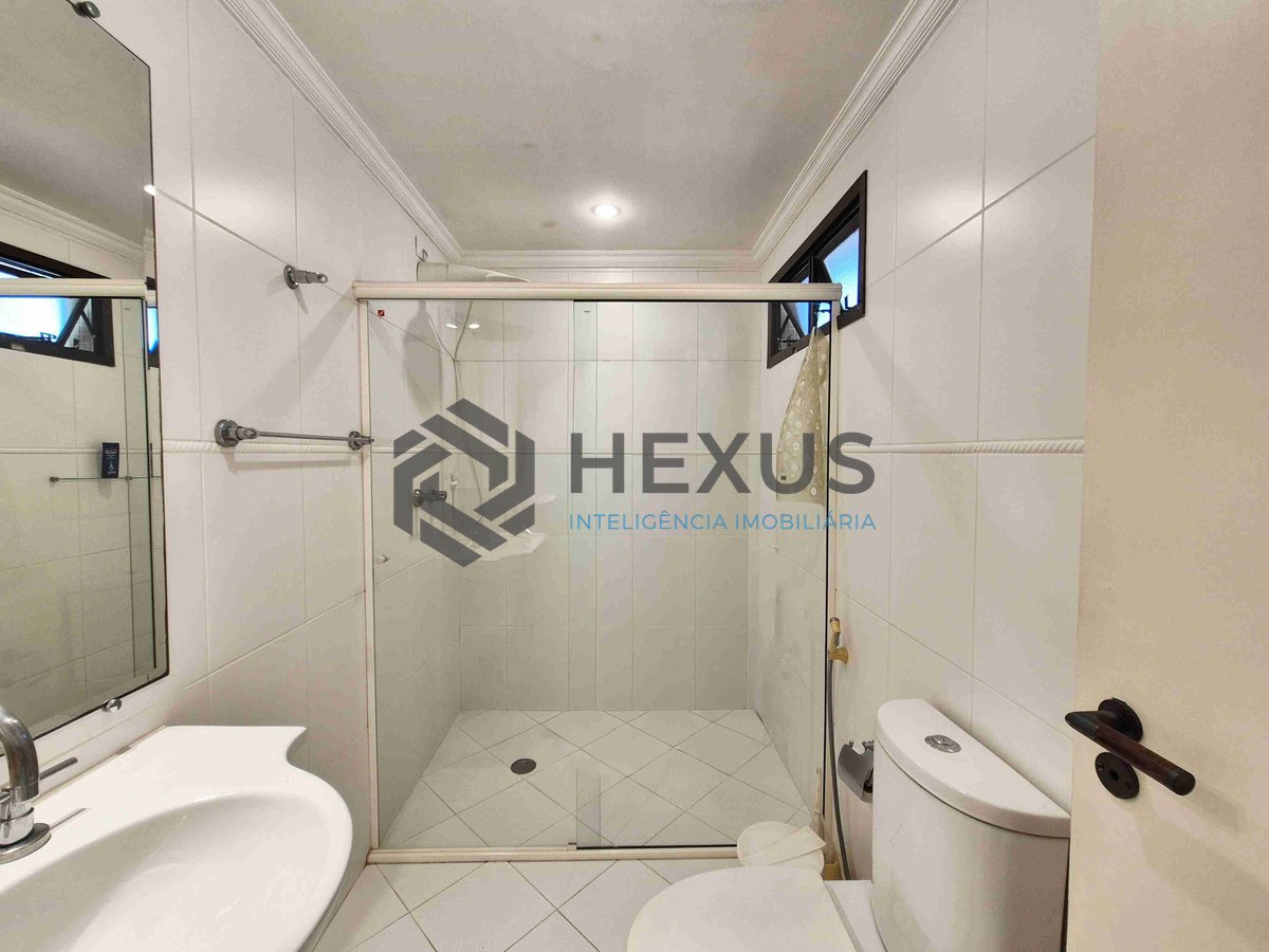 Foto 21 de Apartamento com varanda e lazer na Praia das Pitangueiras, Guaruja
