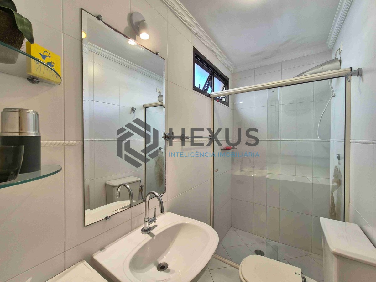 Foto 30 de Apartamento com varanda e lazer na Praia das Pitangueiras, Guaruja