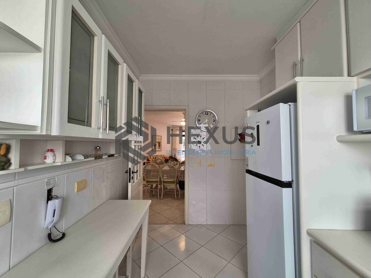 Foto 36 de Apartamento com varanda e lazer na Praia das Pitangueiras, Guaruja