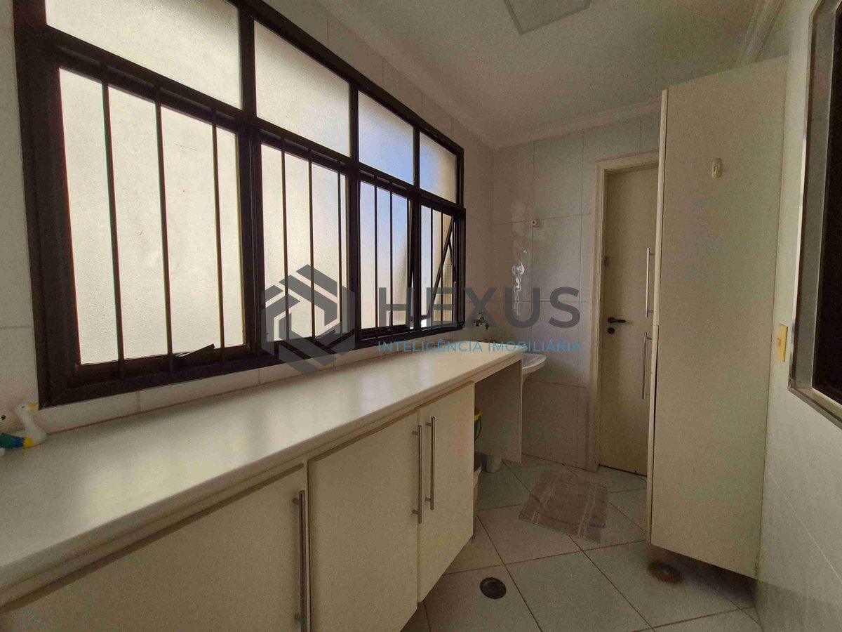 Foto 37 de Apartamento com varanda e lazer na Praia das Pitangueiras, Guaruja