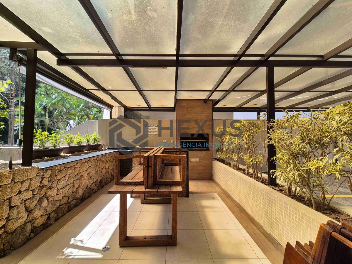 Foto 38 de Apartamento com varanda e lazer na Praia das Pitangueiras, Guaruja