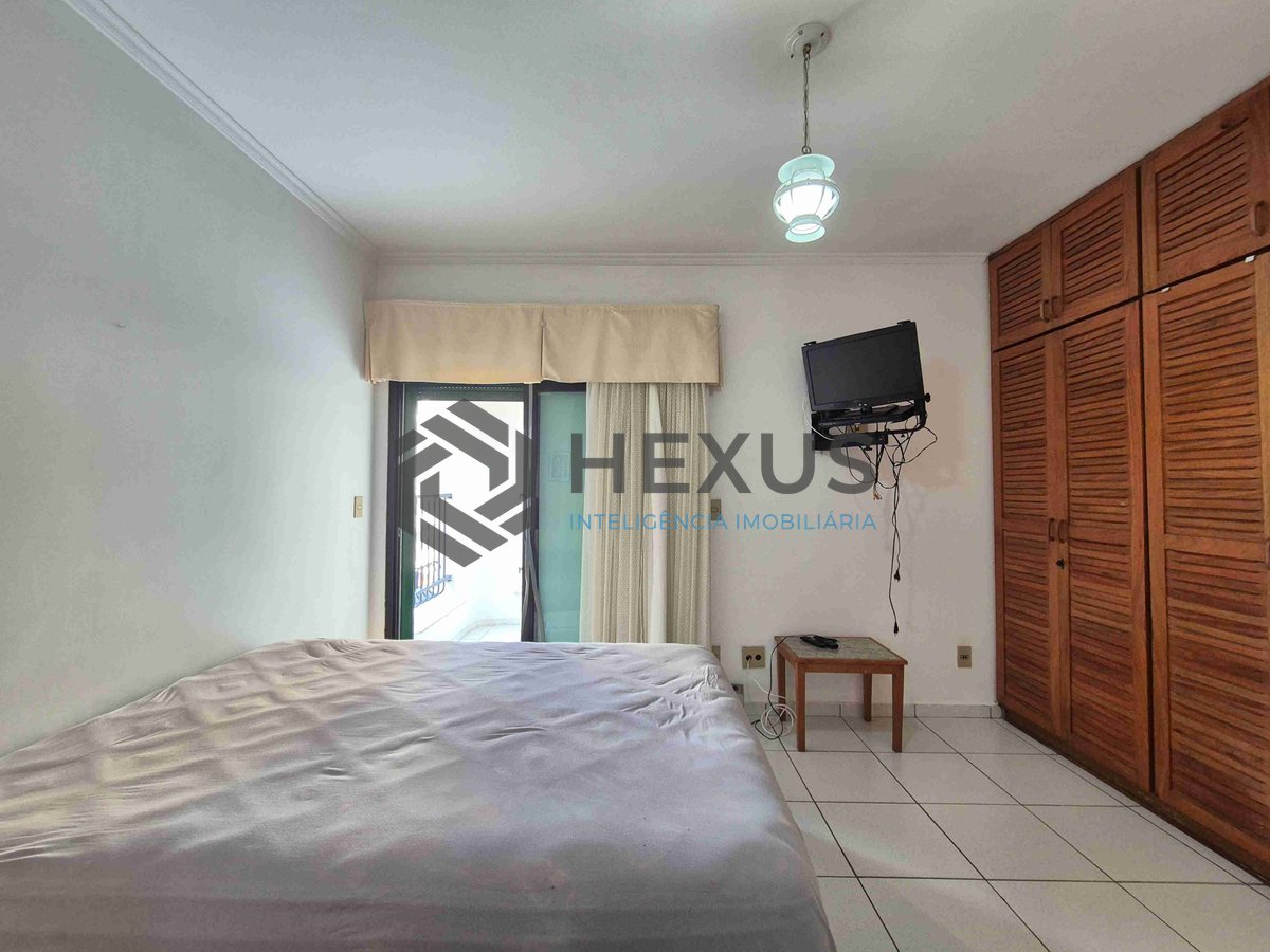 Foto 12 de Apartamento com varanda e lazer na Praia das Pitangueiras, Guaruja