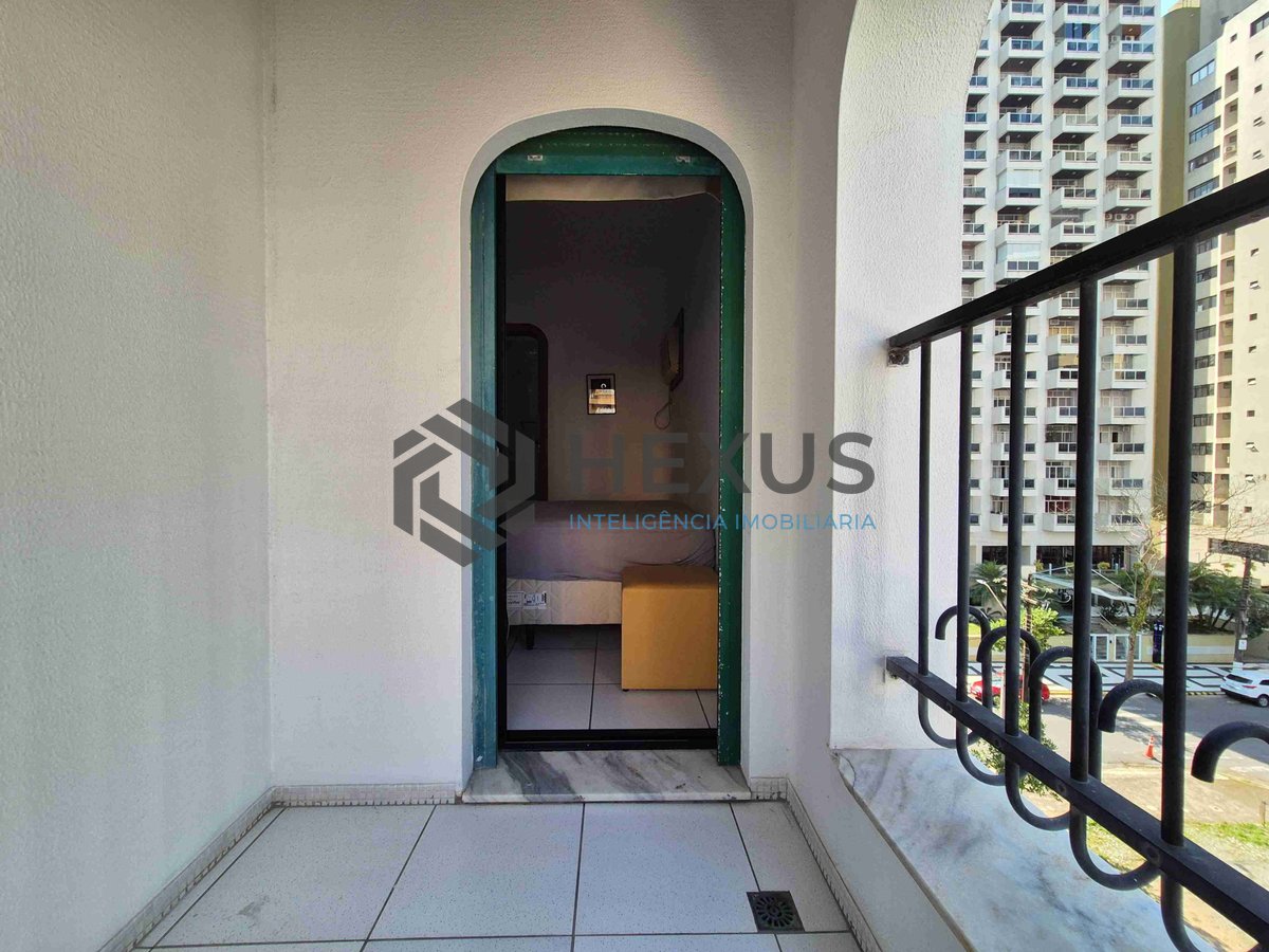 Foto 13 de Apartamento com varanda e lazer na Praia das Pitangueiras, Guaruja