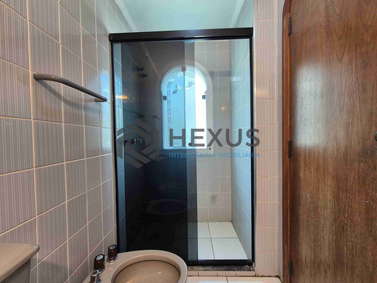 Foto 16 de Apartamento com varanda e lazer na Praia das Pitangueiras, Guaruja