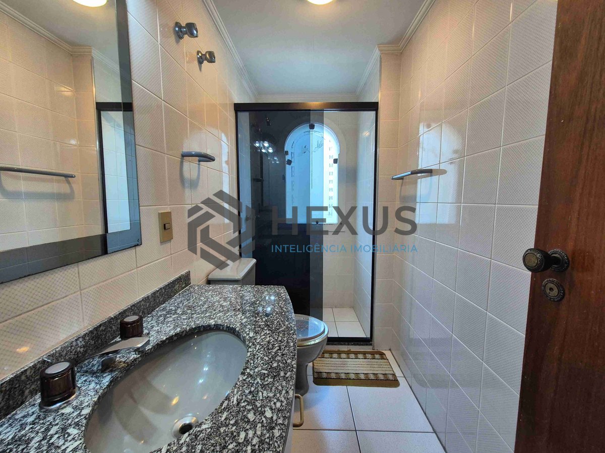 Foto 19 de Apartamento com varanda e lazer na Praia das Pitangueiras, Guaruja