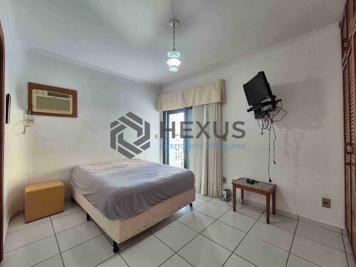 Foto 10 de Apartamento com varanda e lazer na Praia das Pitangueiras, Guaruja