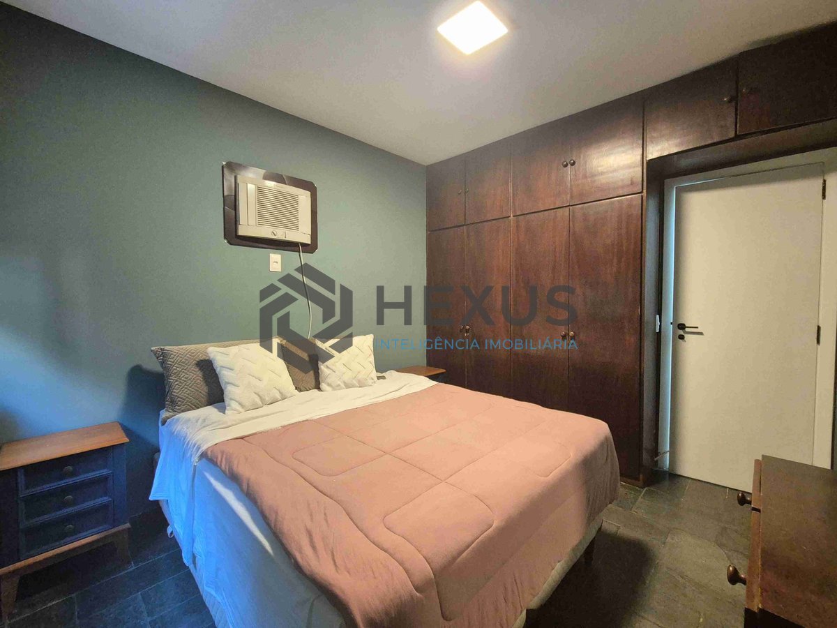 Foto 14 de Apartamento com varanda e lazer na Praia das Pitangueiras, Guaruja
