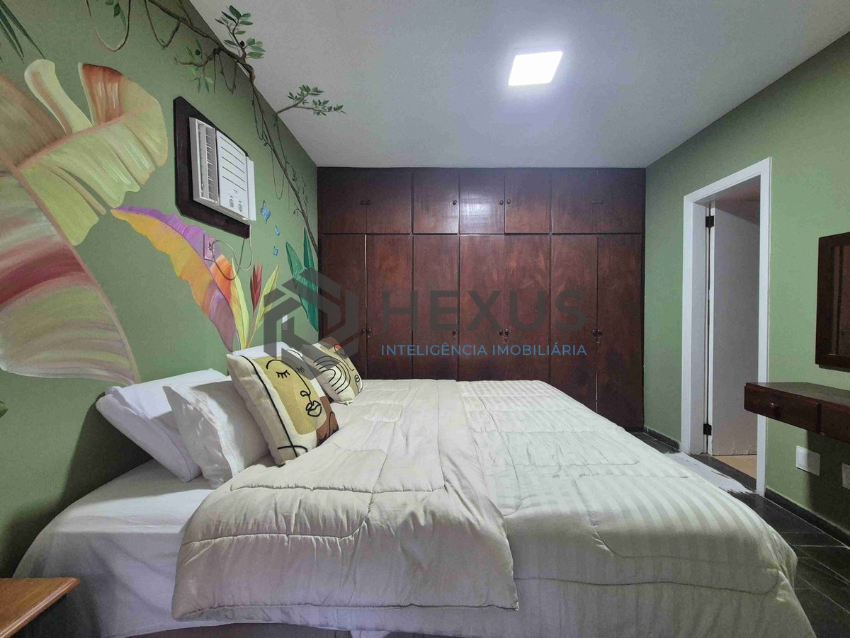 Foto 18 de Apartamento com varanda e lazer na Praia das Pitangueiras, Guaruja