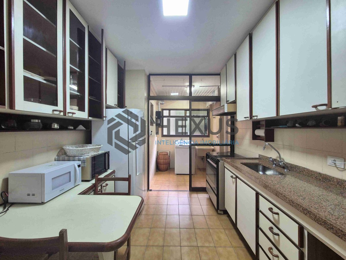 Foto 23 de Apartamento com varanda e lazer na Praia das Pitangueiras, Guaruja