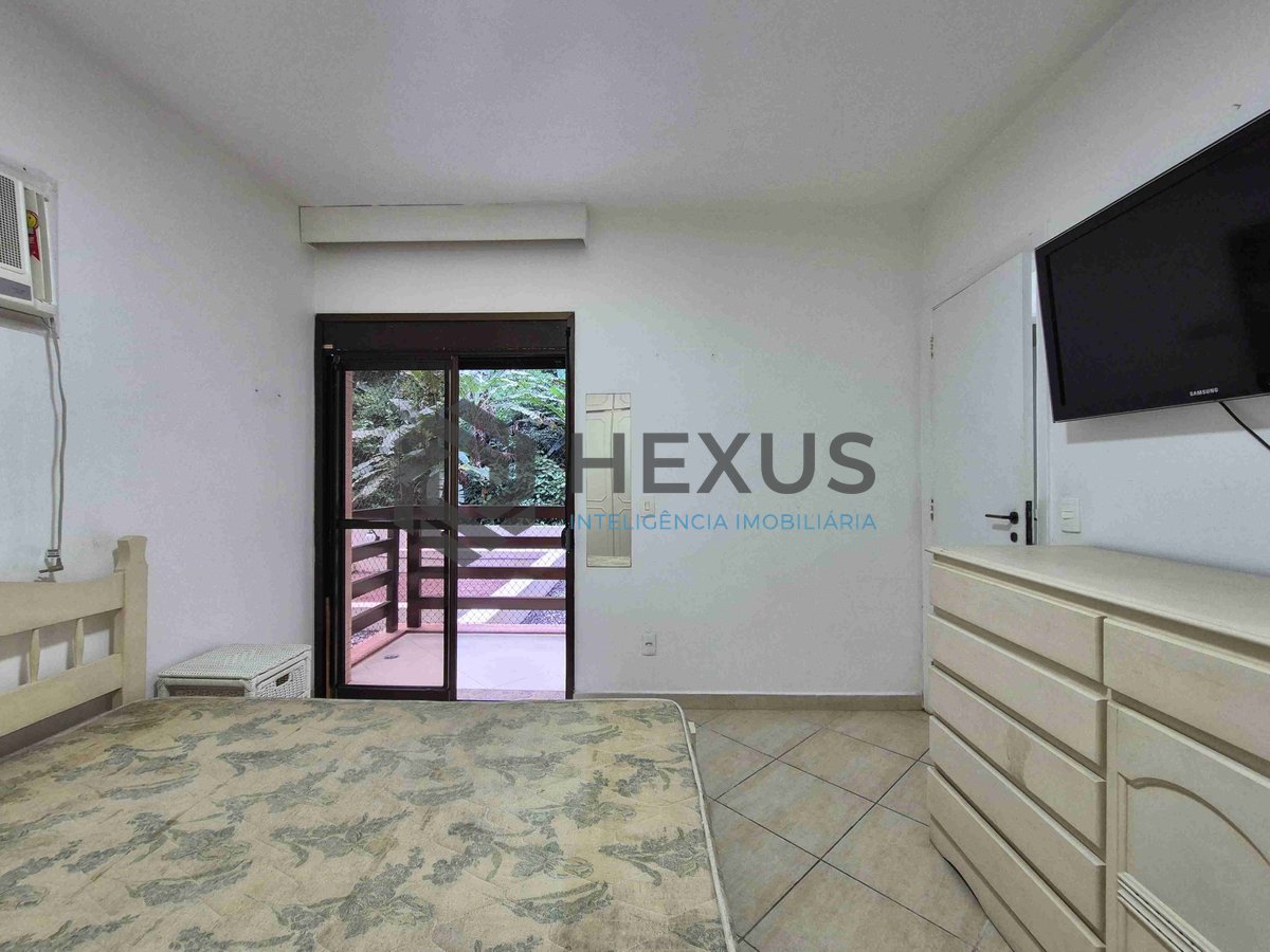 Foto 19 de Apartamento com varanda e lazer na Praia das Pitangueiras, Guaruja