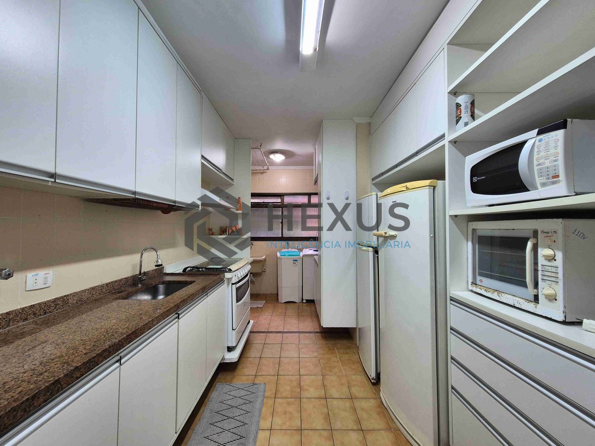 Foto 22 de Apartamento com varanda e lazer na Praia das Pitangueiras, Guaruja