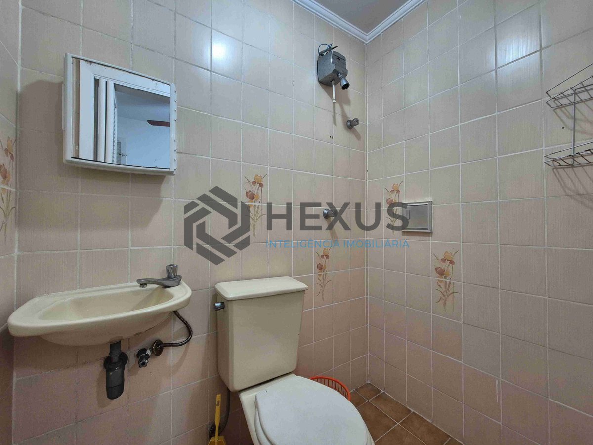 Foto 26 de Apartamento com varanda e lazer na Praia das Pitangueiras, Guaruja
