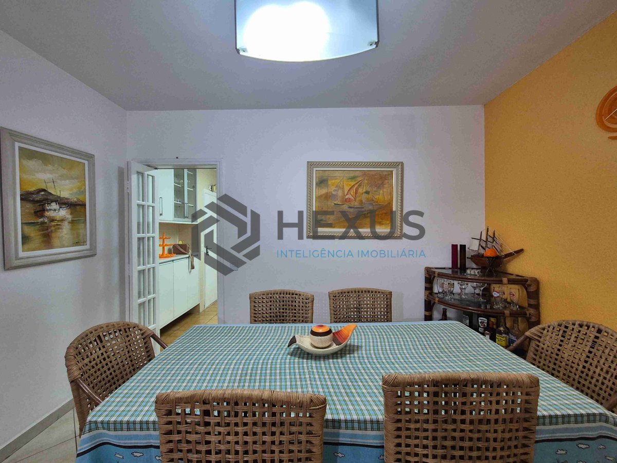 Foto 6 de Apartamento com varanda e lazer na Praia das Pitangueiras, Guaruja
