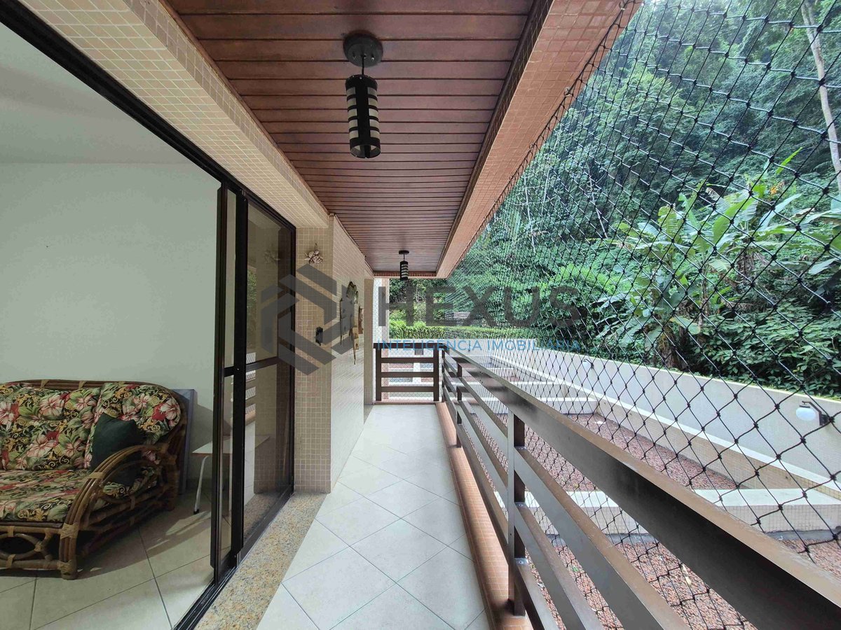 Foto 8 de Apartamento com varanda e lazer na Praia das Pitangueiras, Guaruja