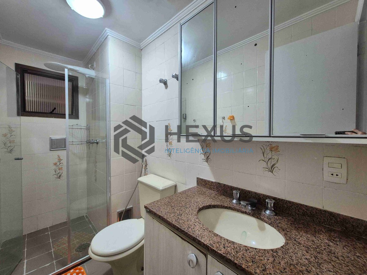Foto 9 de Apartamento com varanda e lazer na Praia das Pitangueiras, Guaruja