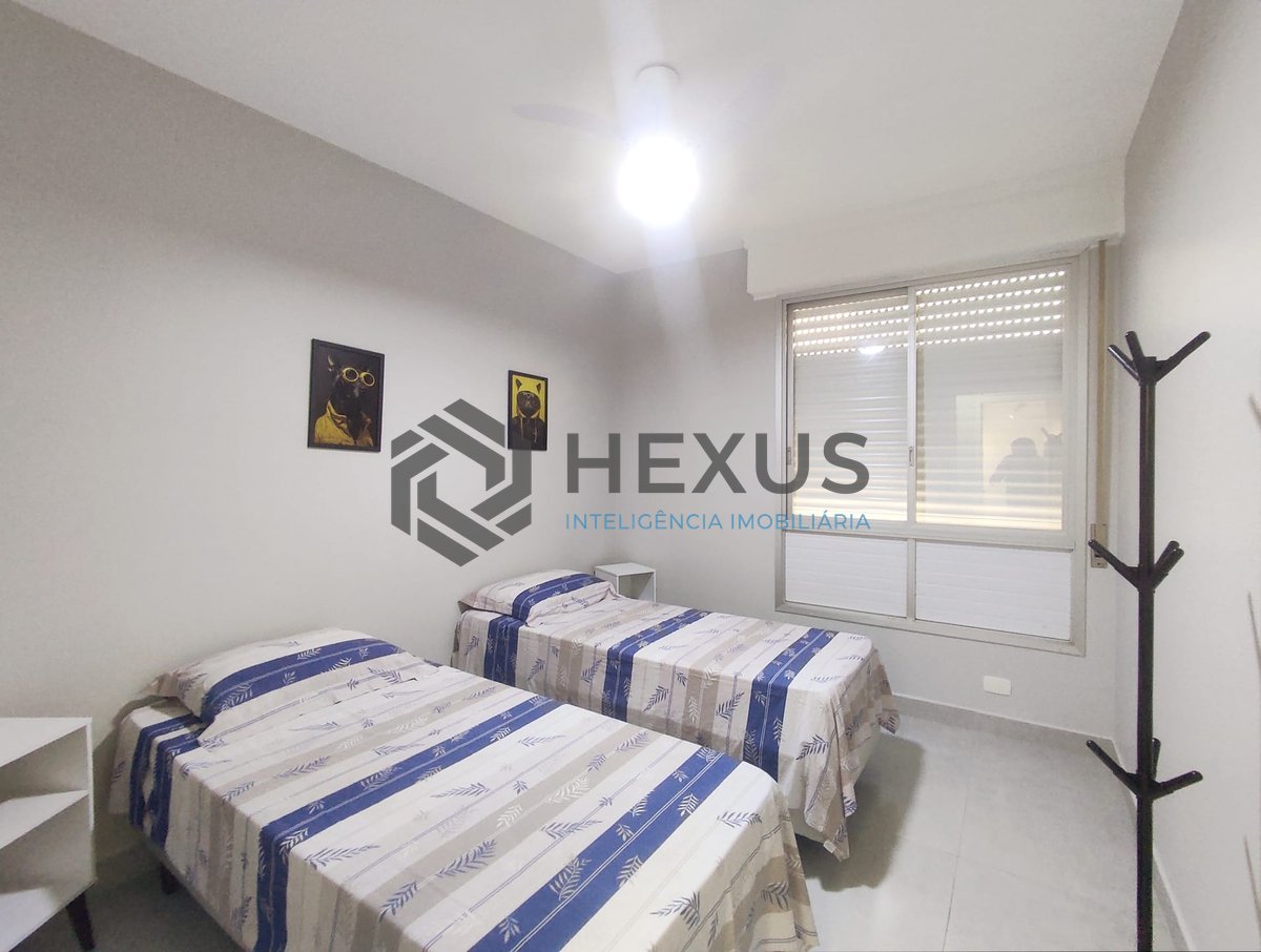 Foto 7 de Apartamento reformado com varanda vista mar na beira mar da Praia das Asturias, Guaruja