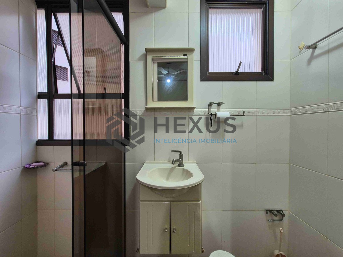 Foto 28 de Apartamento com varanda na Praia das Pitangueiras, Guaruja