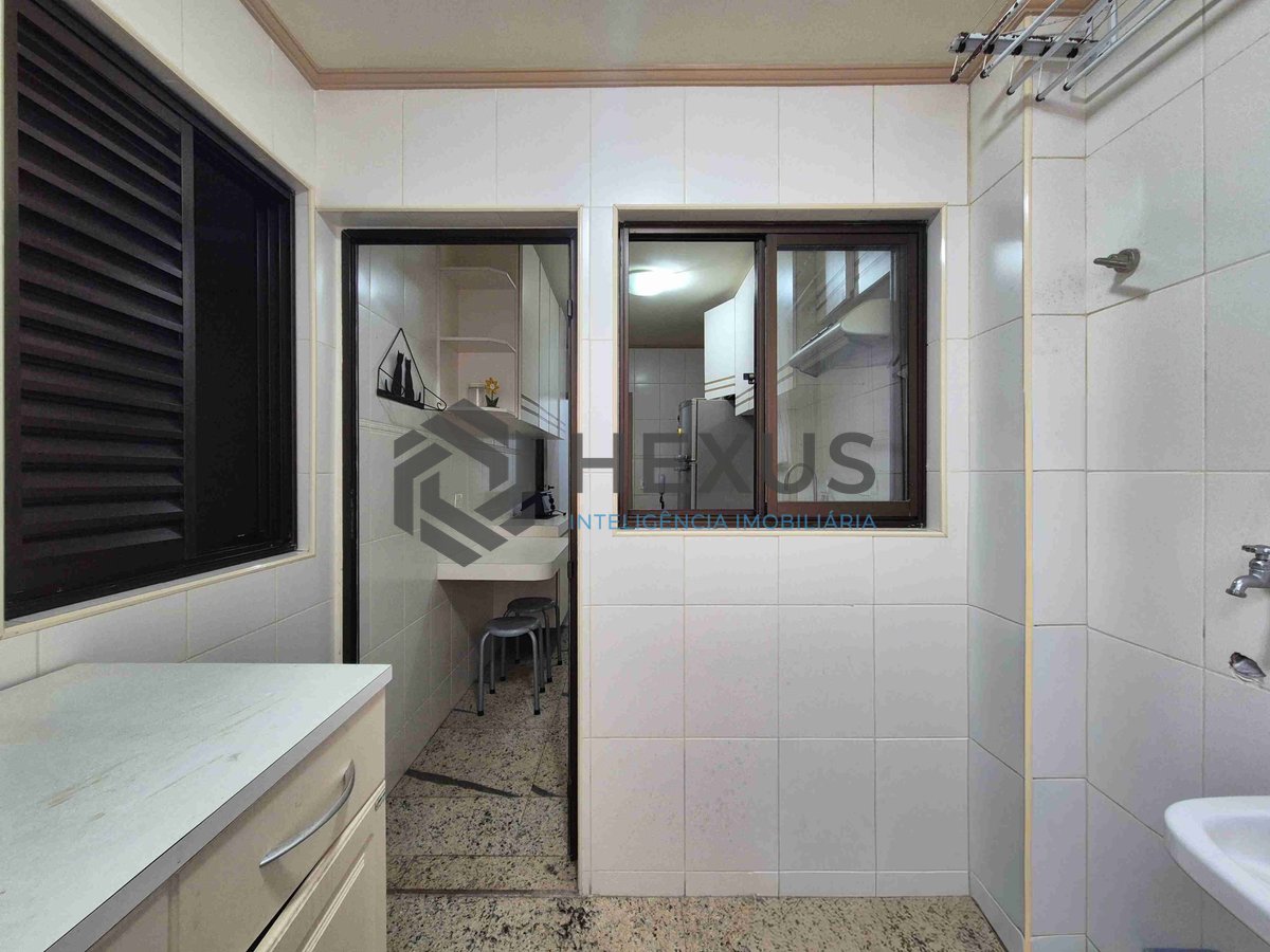 Foto 33 de Apartamento com varanda na Praia das Pitangueiras, Guaruja